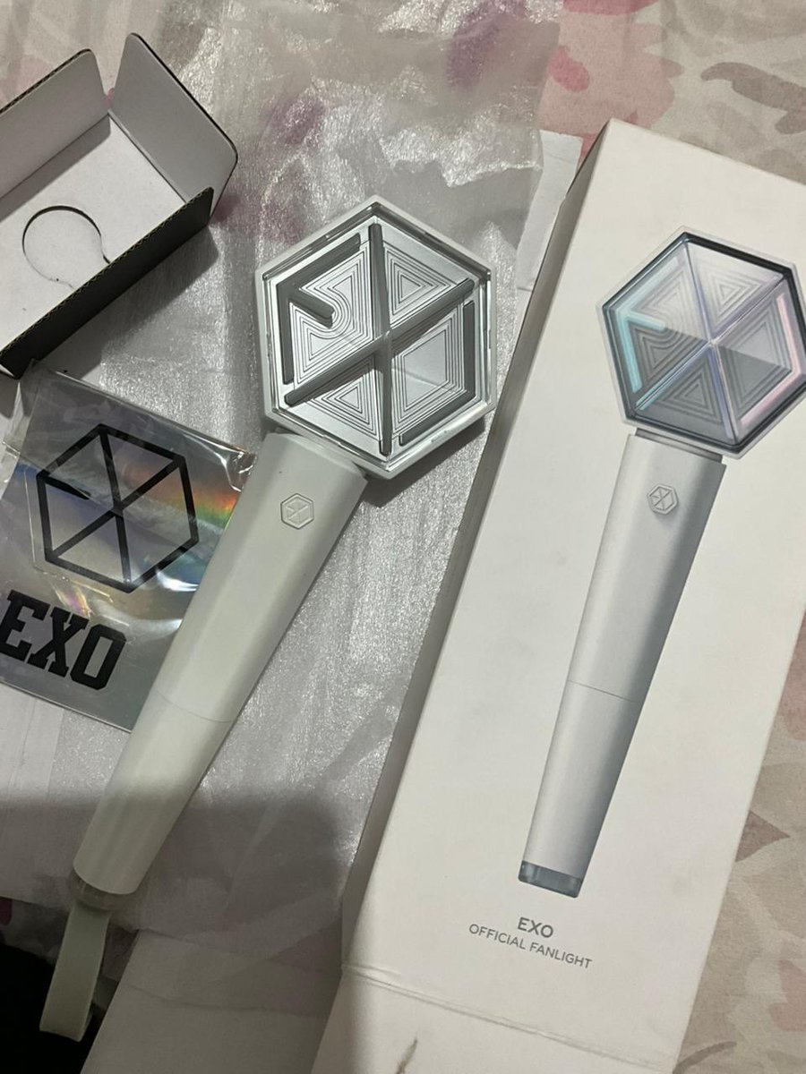 ℒ. . .۶९ | sevEN forever tweet media