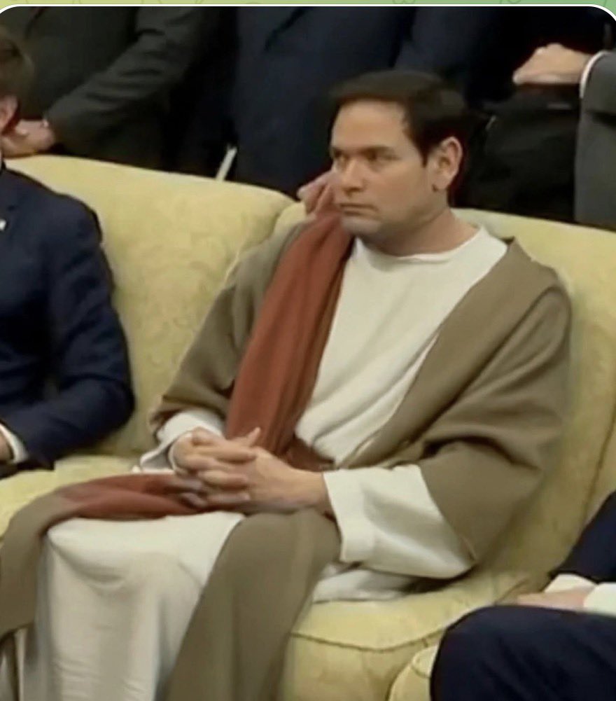 Narco Iscariote, el discípulo amado del anticristo Donald, espera pacientemente su turno para denigrar de su tierra de origen, a la que sin duda odia, promover la su guerra y las aventuras imperiales de su mesías, promover el odio racial contra el idioma y la raza de sus