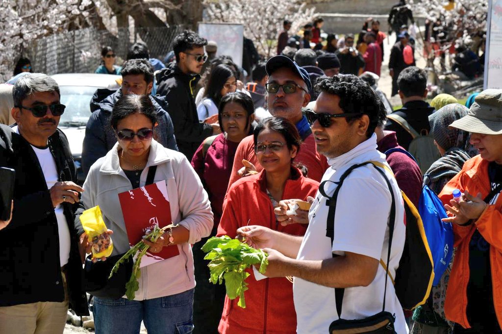 utladakhtourism's tweet image. Kargil, April 15, 2026: The #ApricotBlossomFestival 2026, organized by the Department of Tourism, concluded on a vibrant and celebratory note at Goma Minjee in Kargil district today.

Read more: facebook.com/share/v/1CHCaa…

@tourismgoi @incredibleindia @lg_ladakh
@ashishkundra
