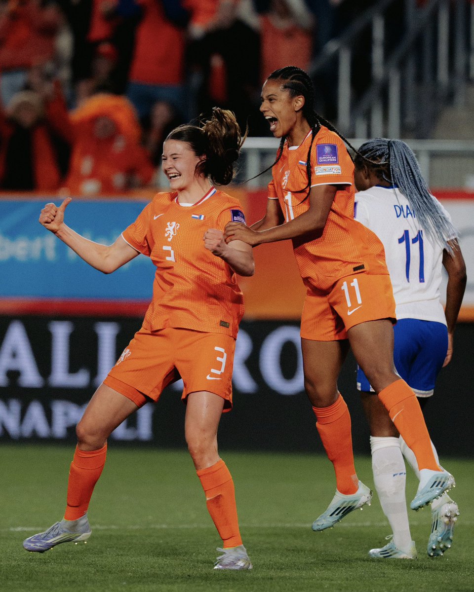 OranjeLeeuwinnen tweet media