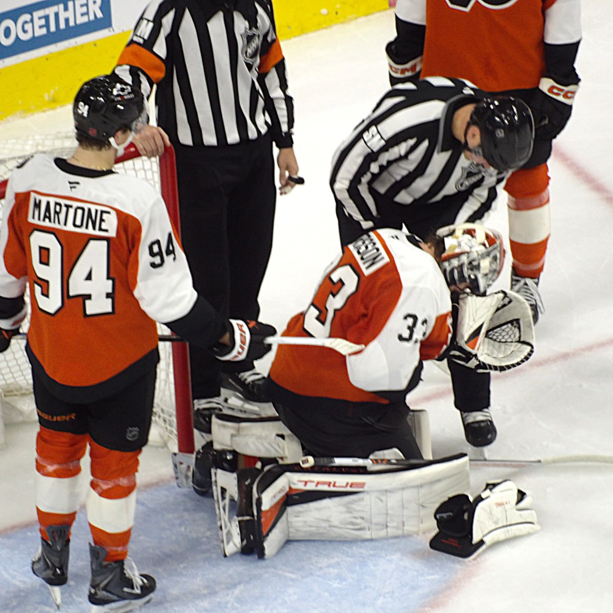 rob_windfelder's tweet photo. Last night vs Montreal Samuel Ersson made a save where he literally gobbled up the puck. It led to a prolonged TSA style pat-down. You can't have two pucks on the surface so the search went on until the puck was eventually located. 
#LetsGoFlyers
#FlyersNittyGritty
📸Windfelder https://t.co/dx73sHEYSA