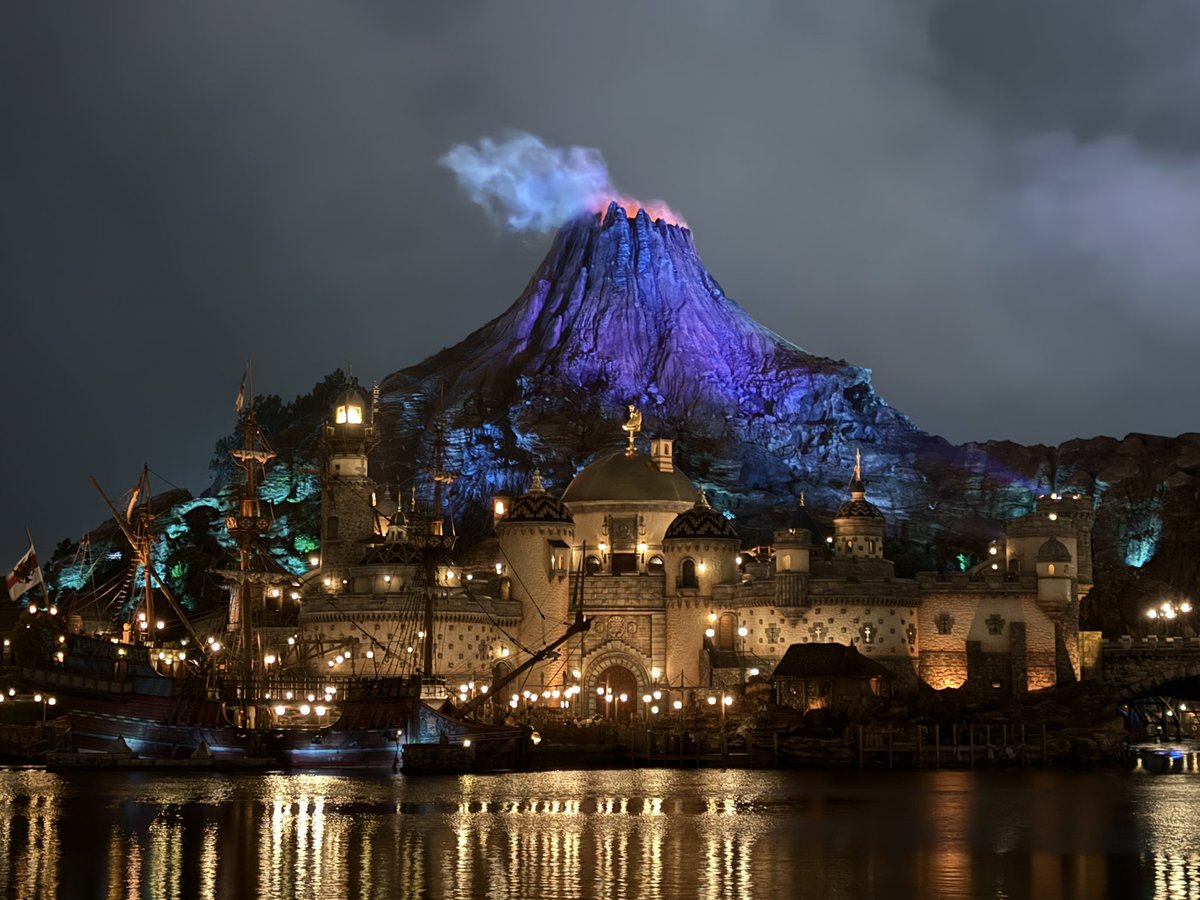 LaughingPlace.com tweet media