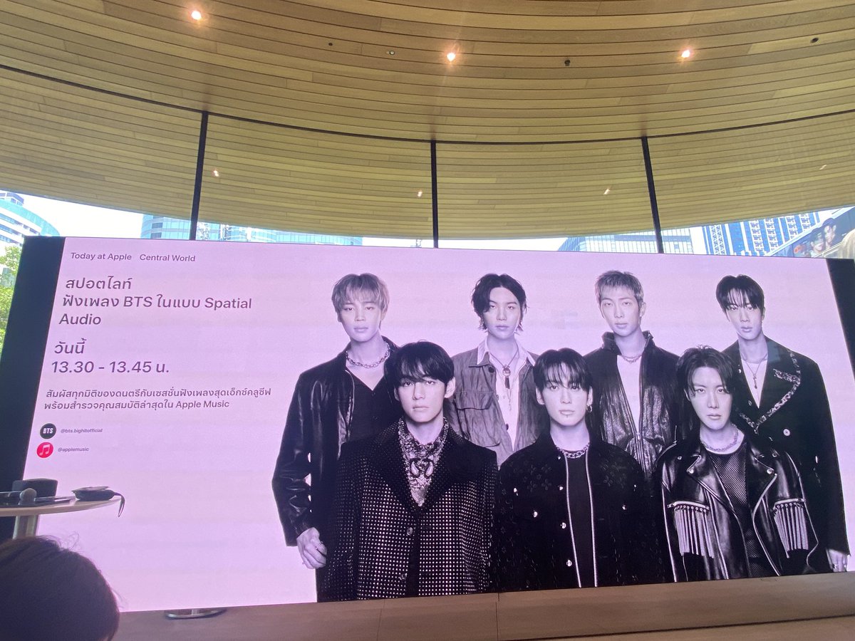 nsokat04's tweet image. วันนี้ได้มีโอกาสไปฟังเพลงswim งานนี้กับเพื่อน คือดีมากกก พี่พนักงานน่ารักสุดๆ พูดจาดี ดูแลดีมากๆ รูปบังทันใหญ่จุใจสุดๆ ได้ฟังเพลงบังทันแบบฟินๆ  ใครไม่ได้ลงทะเบียน ลองวอคอินไปได้น้าา วันนี้คนลงเต็มแต่ไปจริงๆแค่4คนเอง 
#TodayAtApple 
#BTS_ARIRANG #BTS_SWIM