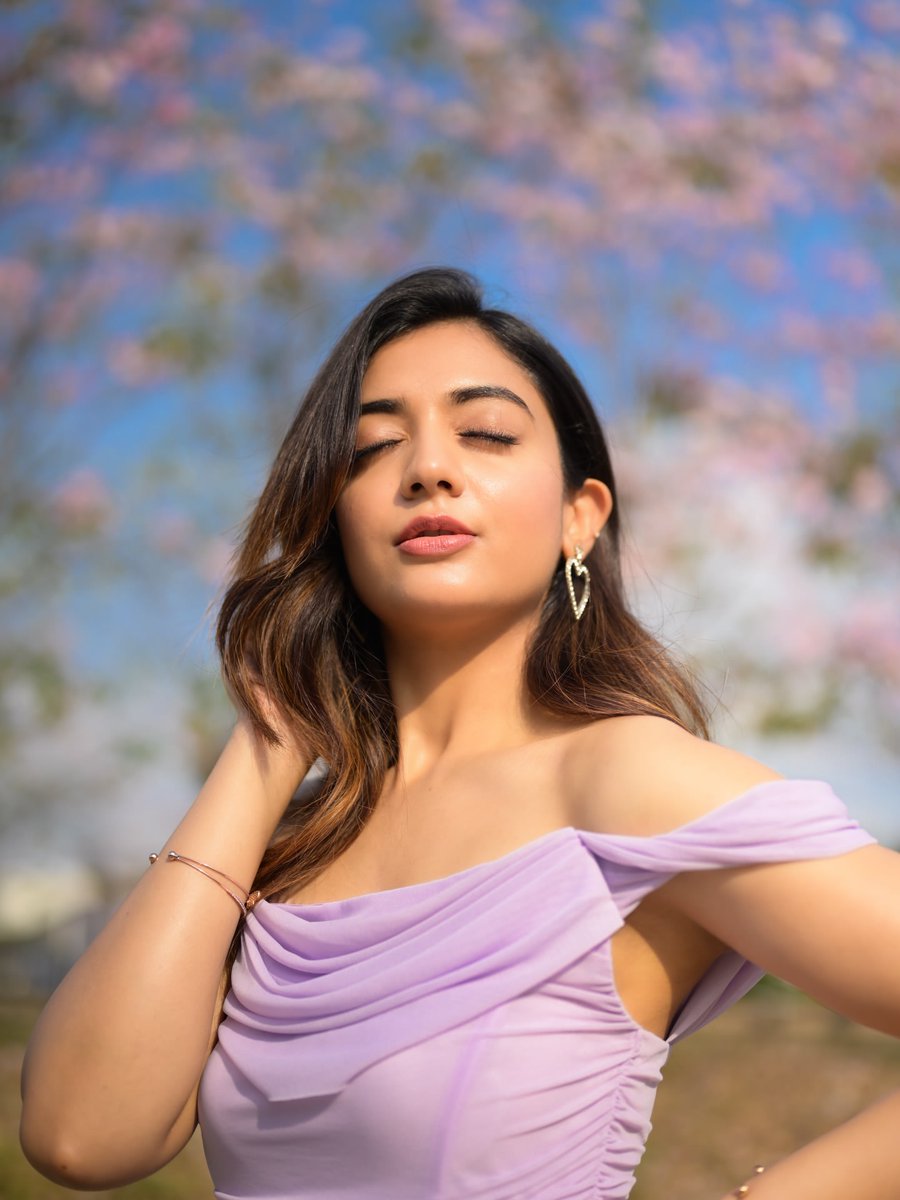 Weekendvibes_'s tweet photo. Athmika Sumithran 💜🌸

#Athmika #AthmikaSumithran https://t.co/WLADs5l2rS