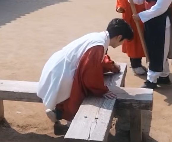 의원님 뭐 드세요?
사약
헉!!!!뱉으세요
아니야지금이딱좋아