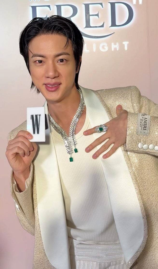 Hate Crave tweet media