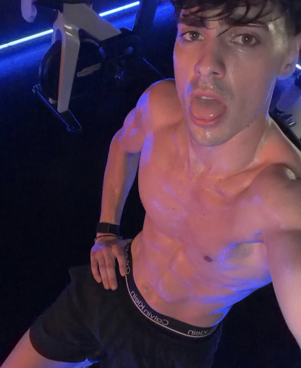 ling¹⁰⁶³ tweet media