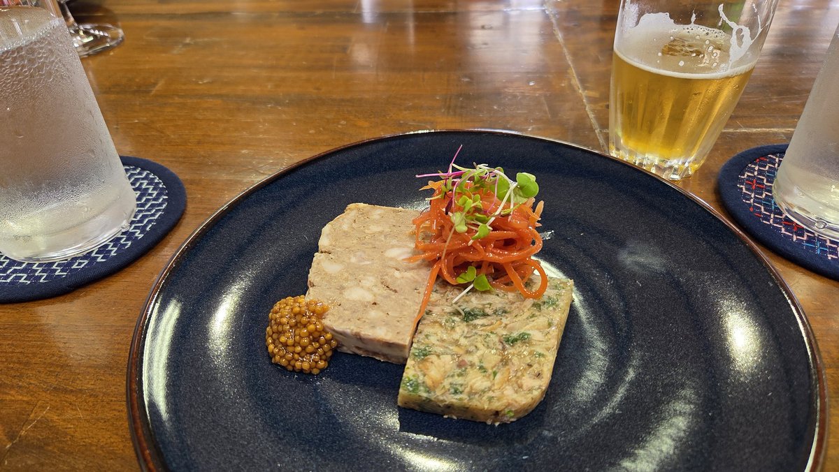 Alternative991 tweet media