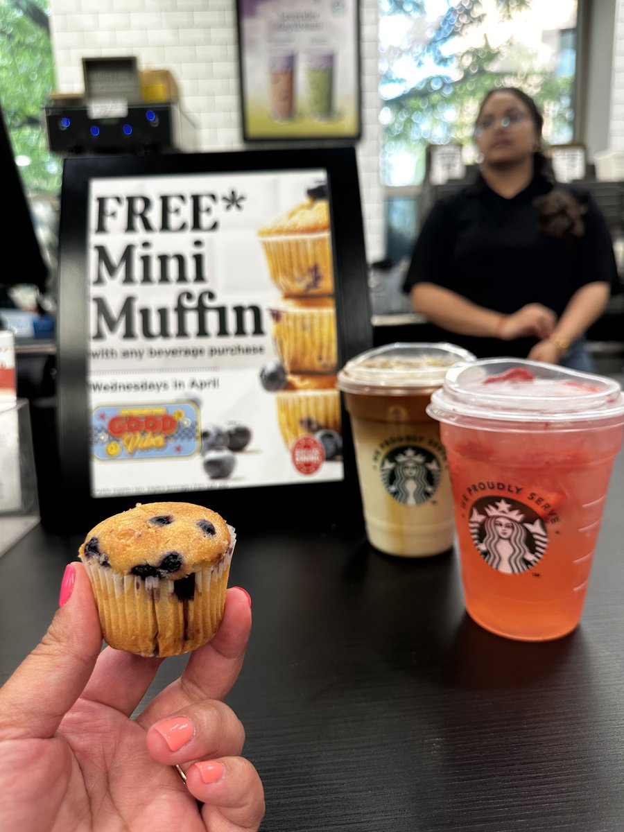 UMDdining's tweet photo. Buy a café drink, get a mini muffin! Wednesdays only! #treatyoself https://t.co/UhSdQ1Soh1