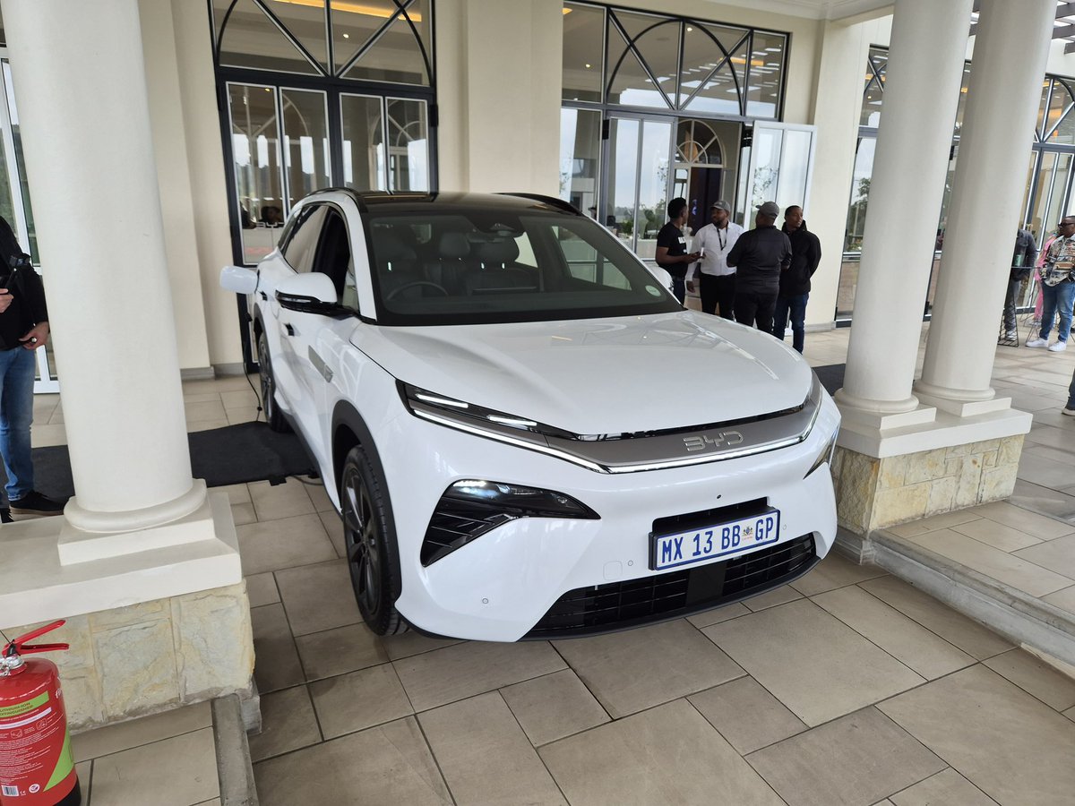 khuleonwheels's tweet photo. Another week, another plug-in hybrid electric vehicle launch in South Africa. BYD has officially unveiled the Atto 8, a premium 7-seater SUV, fitted with a 1.5 litre turbocharged petrol engine. The Premium mode offers 205kW and 315Nm, while the…
#BYDSA #BYDAtto8 #Atto8 https://t.co/X0CyDcE9HD