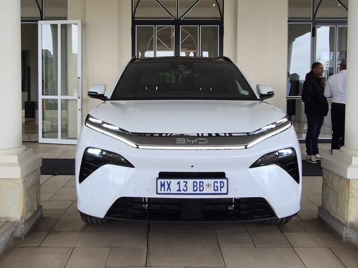 khuleonwheels's tweet photo. Another week, another plug-in hybrid electric vehicle launch in South Africa. BYD has officially unveiled the Atto 8, a premium 7-seater SUV, fitted with a 1.5 litre turbocharged petrol engine. The Premium mode offers 205kW and 315Nm, while the…
#BYDSA #BYDAtto8 #Atto8 https://t.co/X0CyDcE9HD