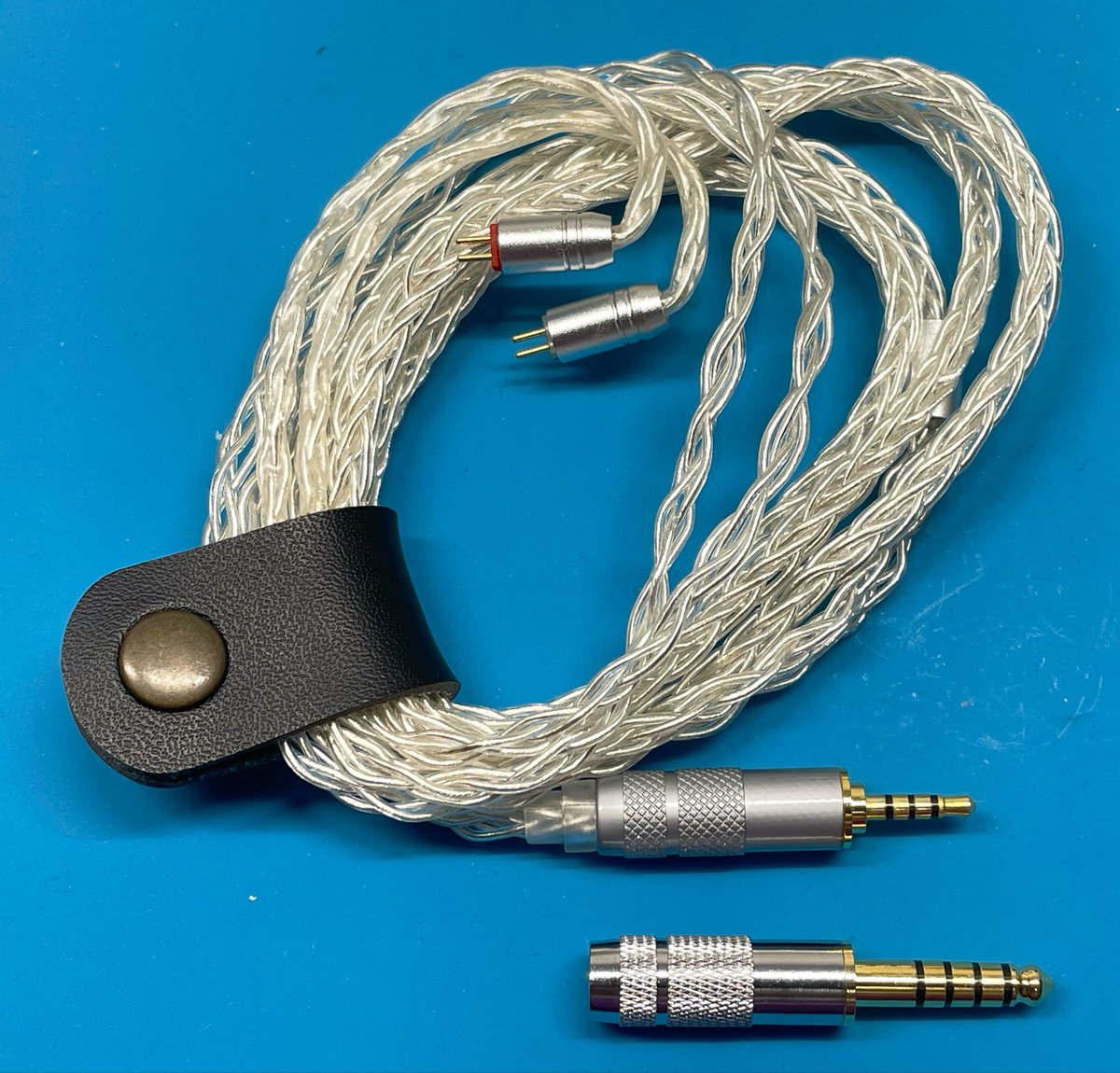 ichi971's tweet image. 2.5mmリケーブル再生🎉

以前はAK70mk2を使ってたので  
2.5mmバランスケーブルを使ってたんですけど…

今は4.4mm環境に移行したせいで  
使いにくくなって…

そこで リプラグのため
アリエクで4.4mmプラグを購入☺️  

お試しで一本作ってみたけど
うん！いい感じ👍🏻

#ポタオデ #DIY #アリエク