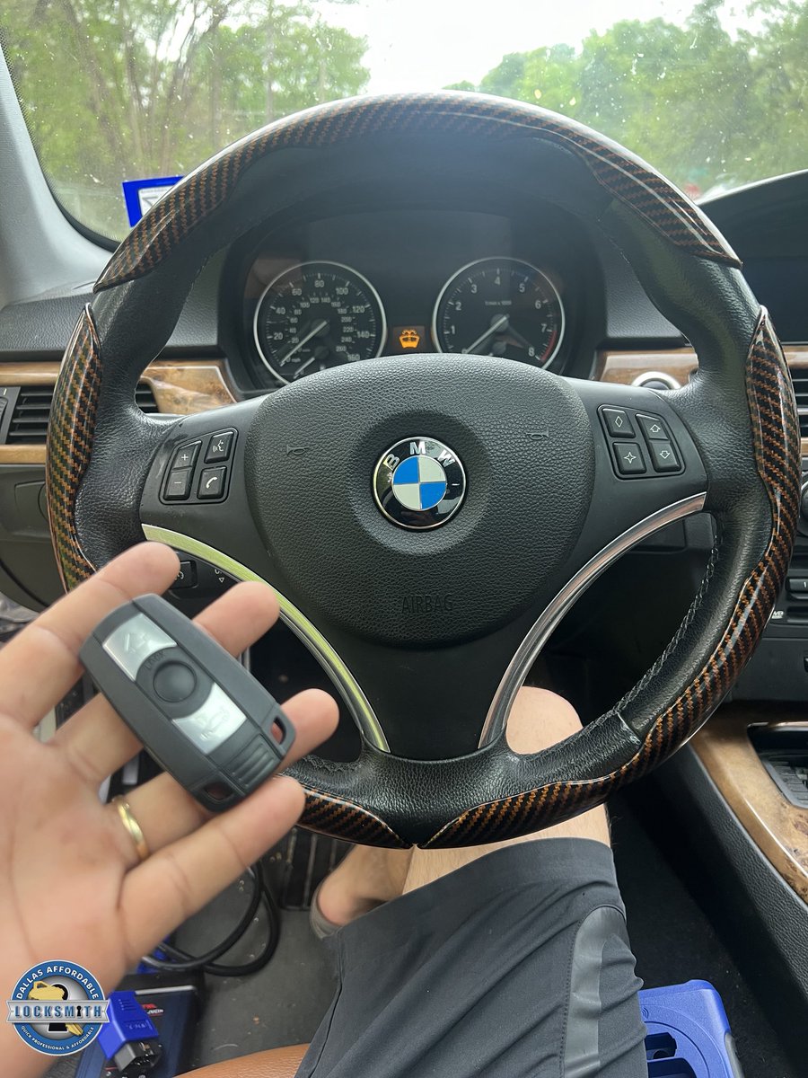 locksmithsdfw's tweet photo. Lost your BMW 328i 2007 key?

Don’t tow it. Don’t wait days.
We come to you and make a new key on the spot.

📞 972-352-7575
#EmergencyLocksmith #BMW328i https://t.co/YU372h6C0J