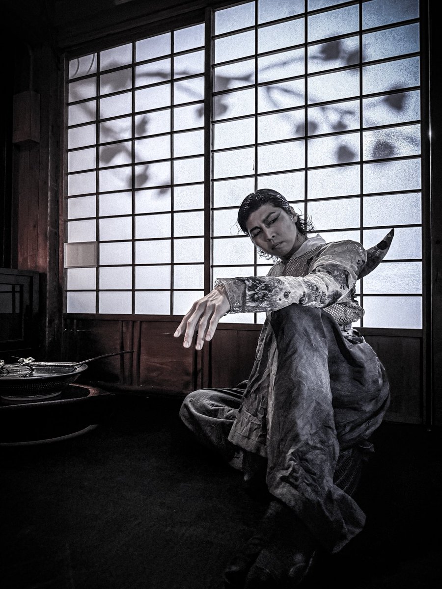 #花宵の大茶会
本日もご来場ありがとうございました。

開幕から、時平として向き合ってきた一ヶ月。
そっと寄り添い、影を照らし続けてくださり感謝いたします。

しばらく京都を離れますが、
また時平としての新たな“春”をお届けできたら。

次回は5月15日に出演です。
残り四日の命を、大切に。