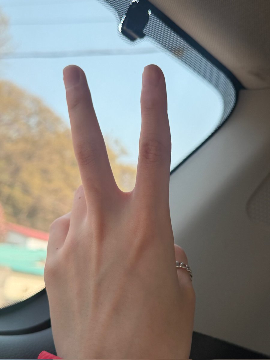 애햄이 tweet media