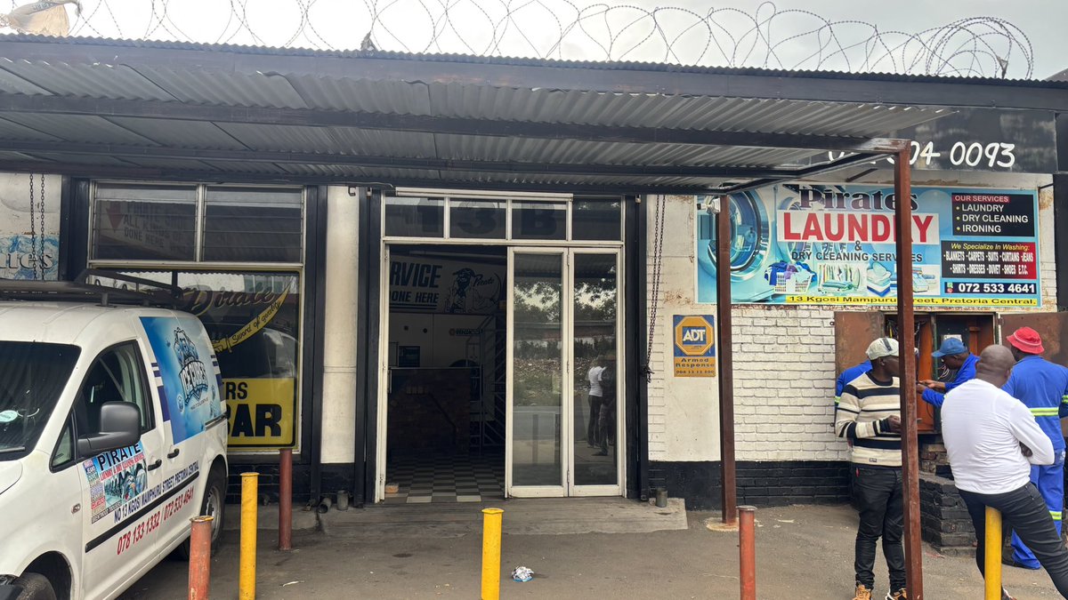 Flora Monama tweet media