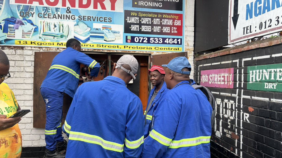 Flora Monama tweet media