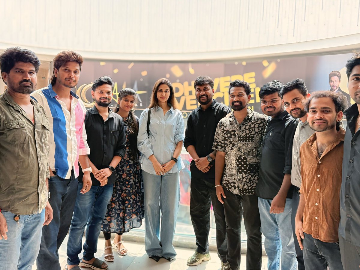 AIAFA_vizag's tweet image. Make way for the queen Sneha madam ❤️

#Alluarjun #aafa #Vizag #Alluarjunfansvizag