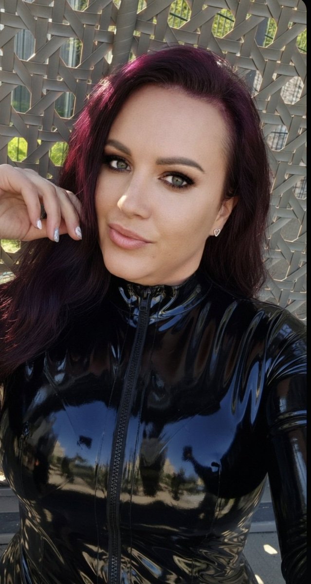 💜 Goddess Violett 💜 2,3K tweet media