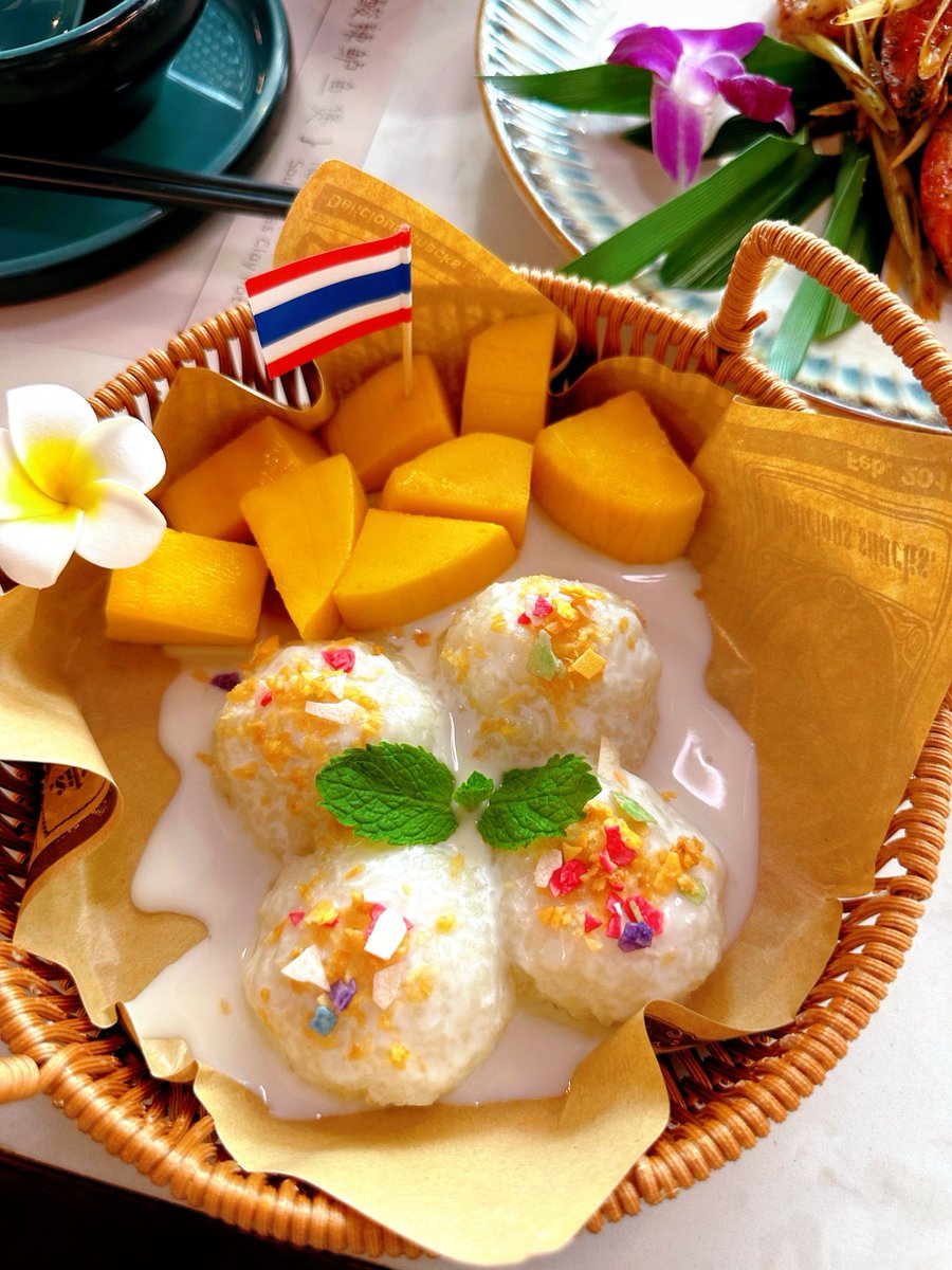 iluvblunts454's tweet photo. Try the Thai Mango Sticky Rice! Sweet ripe mango, creamy coconut rice, drizzled with coconut sauce u0026 toasted sesame. A tropical flavor explosion in every bite—easy to make, even easier to love!  #ExoticEats #ThaiCuisine https://t.co/lp92rybp7J