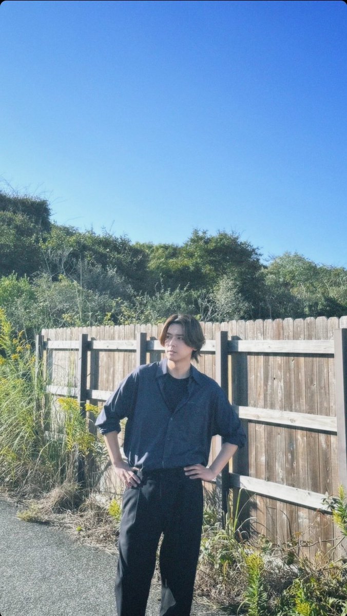 1996_____n's tweet photo. 2024.10.24のストーリーと同じだ😭😭😭😭😭😭😭😭😭😭😭😭😭小瀧さん1年半も前のお写真忍ばせてるの罪😭😭😭😭😭😭😭😭髪長いありがとう😭💞😭💞😭💞😭💞 https://t.co/B3Hx3er92O