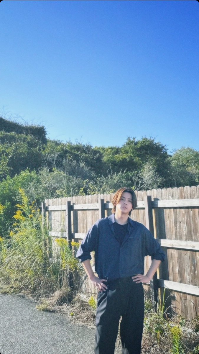1996_____n's tweet photo. 2024.10.24のストーリーと同じだ😭😭😭😭😭😭😭😭😭😭😭😭😭小瀧さん1年半も前のお写真忍ばせてるの罪😭😭😭😭😭😭😭😭髪長いありがとう😭💞😭💞😭💞😭💞 https://t.co/B3Hx3er92O