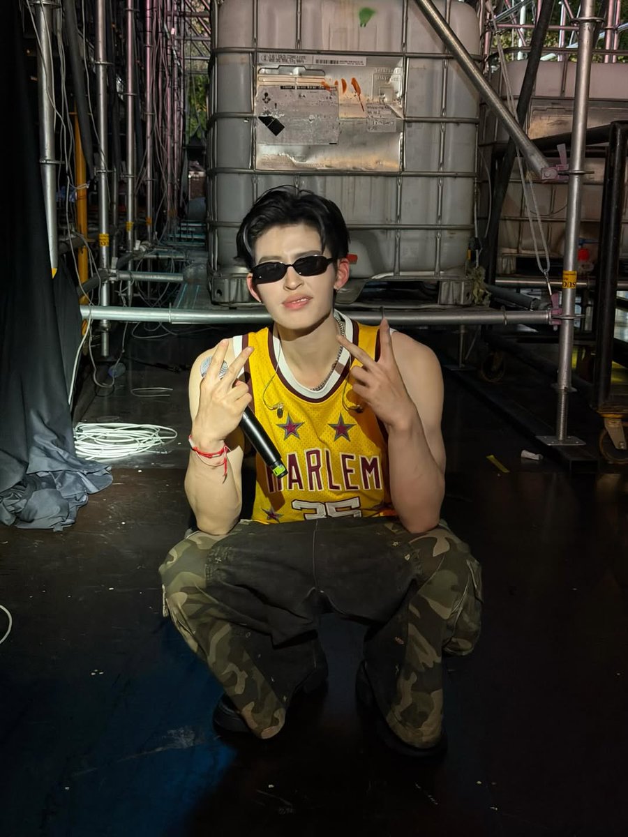 doublepjourney_'s tweet image. 🔫🔫

📸 IG : @ppnaravit

PONDPHUWIN SONGKRAN 2026

#SuperFluid2026xPondPhuwin
#KingPowerSongkran2026
#ปอนด์ภูวินทร์ #PondPhuwin