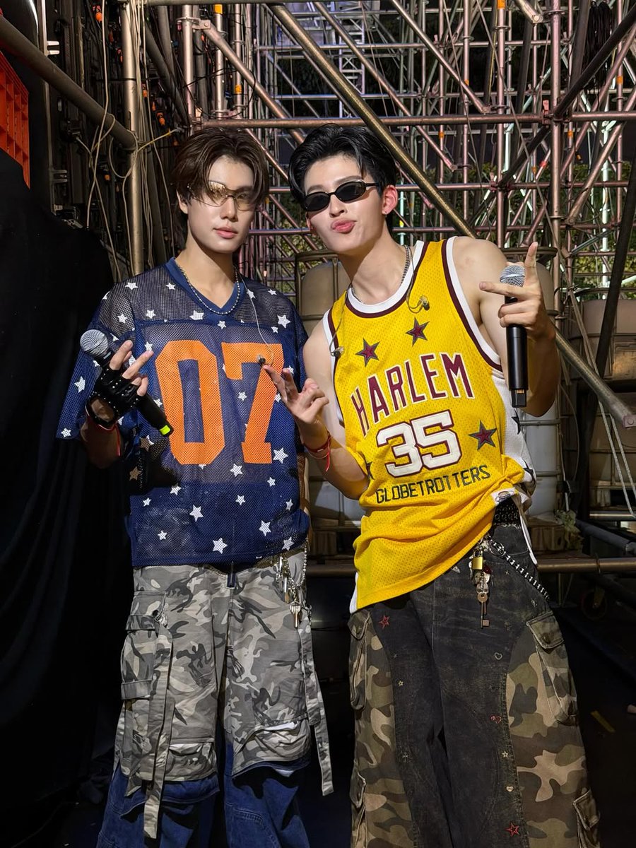doublepjourney_'s tweet image. 🔫🔫

📸 IG : @ppnaravit

PONDPHUWIN SONGKRAN 2026

#SuperFluid2026xPondPhuwin
#KingPowerSongkran2026
#ปอนด์ภูวินทร์ #PondPhuwin