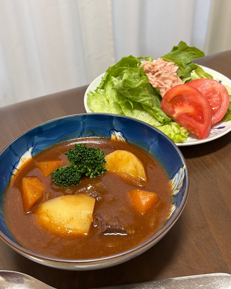 アズー tweet media