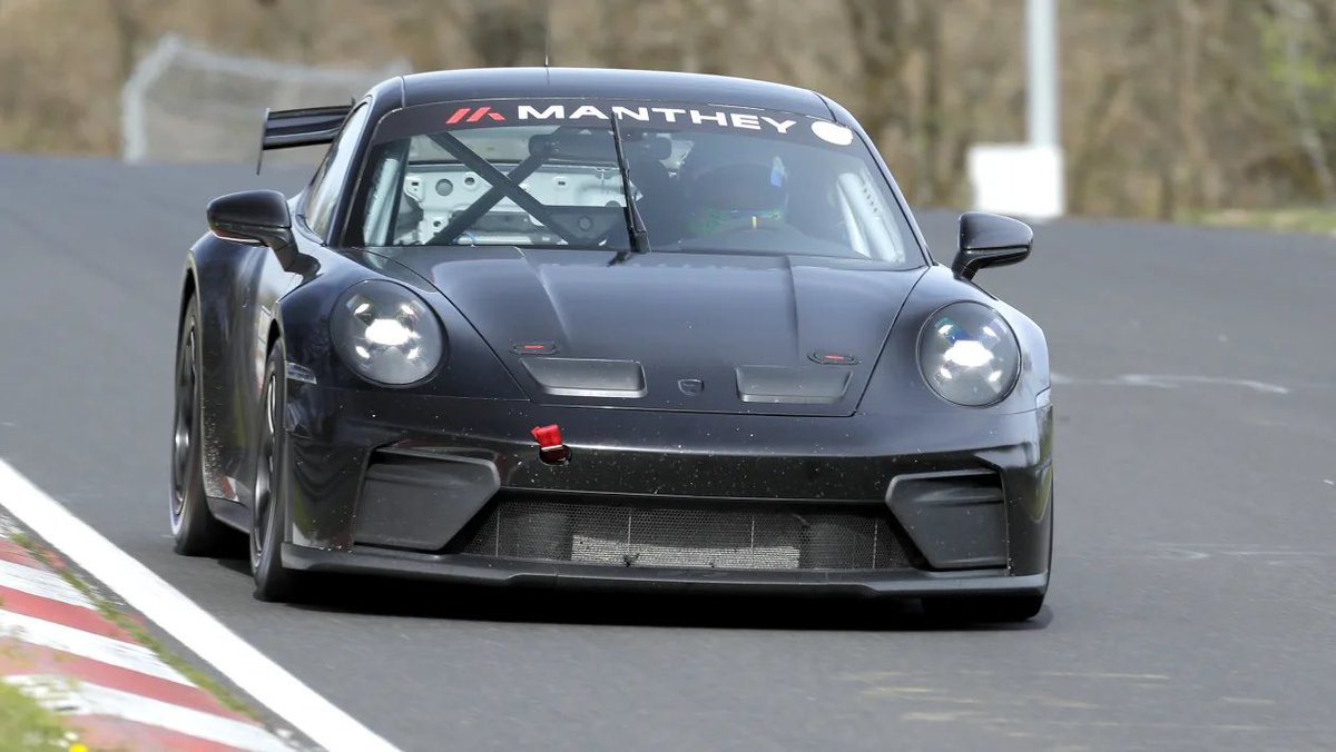 マコズ porsche tweet media