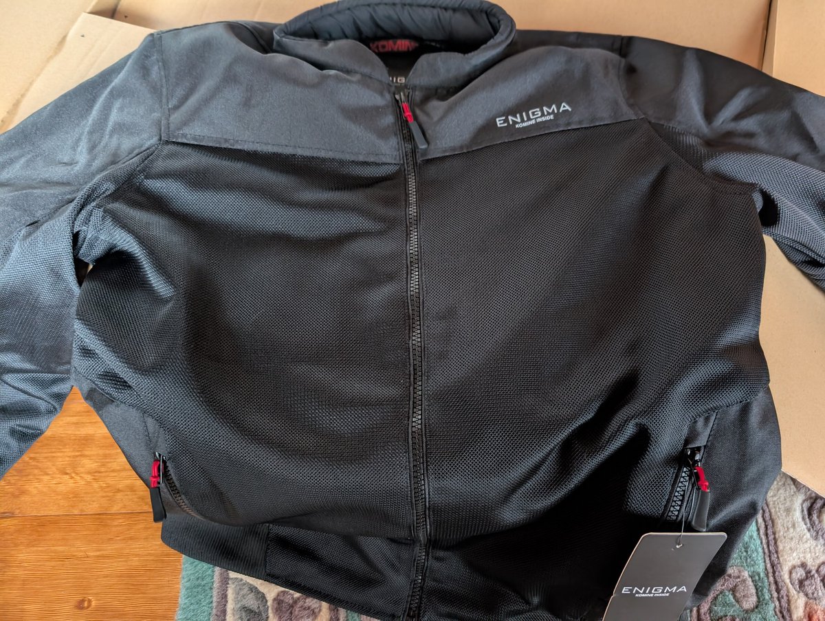 負傷中チョロ松氏 tweet media