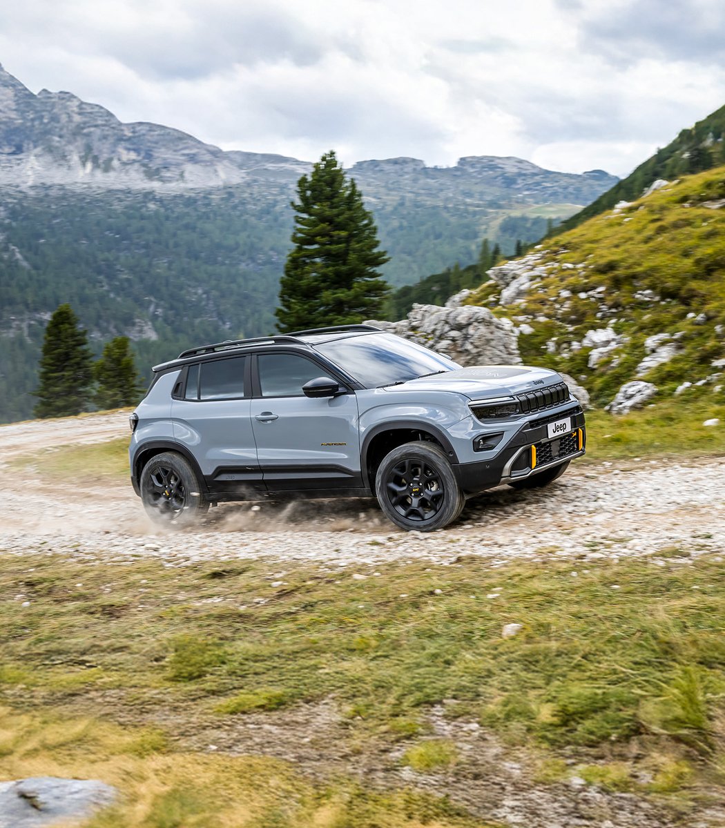 Jeep_People's tweet image. Design isn’t just one feature. It’s the combination of many 💪🏻 From signature elements to thoughtful details inspired by adventure, the Jeep® Avenger 4xe The North Face Edition is crafted to stand out wherever the road leads 😎

#Jeep #JeepAvenger #Freedom