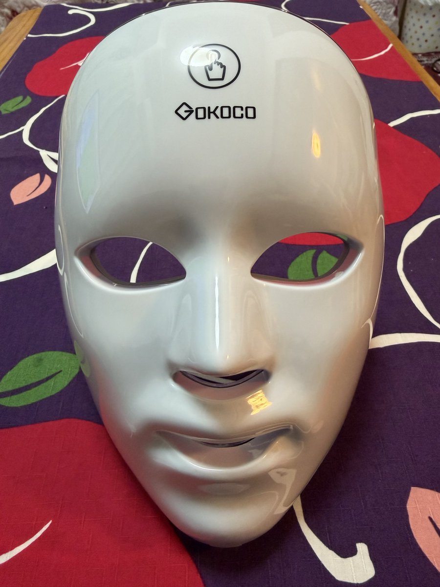 Gjbu7's tweet photo. お疲れ様です

TikTokで頼んだ商品が届きました

GOKOCO LEDフェイスマスク GF1076 ― 7色ライト搭載、肌トーン改善・ニキビやシワの軽減に、快適設計

明日早速使ってみよう😊
よし青色で行こう https://t.co/EQOt93Tq6P
