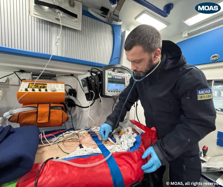 moas_eu's tweet photo. 🚑 The delicate transfer of a young soldier required full immobilisation and highly skilled handling.  

👨‍⚕️ The MOAS crew transported him safely for over 500km. 

#MOASMissionUkraine #Ukraine #HumanityInAction #FrontlineCare #SavingLives #MedicalEvacuation #HumanitarianSupport https://t.co/YRfB3Js8sc