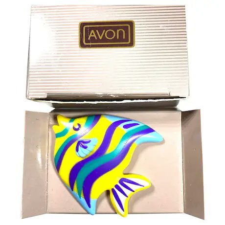 ClarasJewelry's tweet photo. Avon Tropics Bright Yellow Striped Fish Brooch MIB 1991
#rubylane #vintage #retro #pin #brooch #vintagejewelry #giftideas #jewelryaddict  #vintagebeginshere #treasures #funfigural #Mothersday2026
https://t.co/t9wXmXxu73 https://t.co/GEWSof2BAN