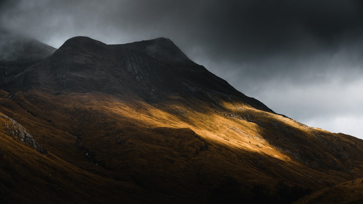 DamianShields1's tweet image. Mountain light, Glen Nevis #Scotland #GlenNevis #FortWilliam damianshields.com