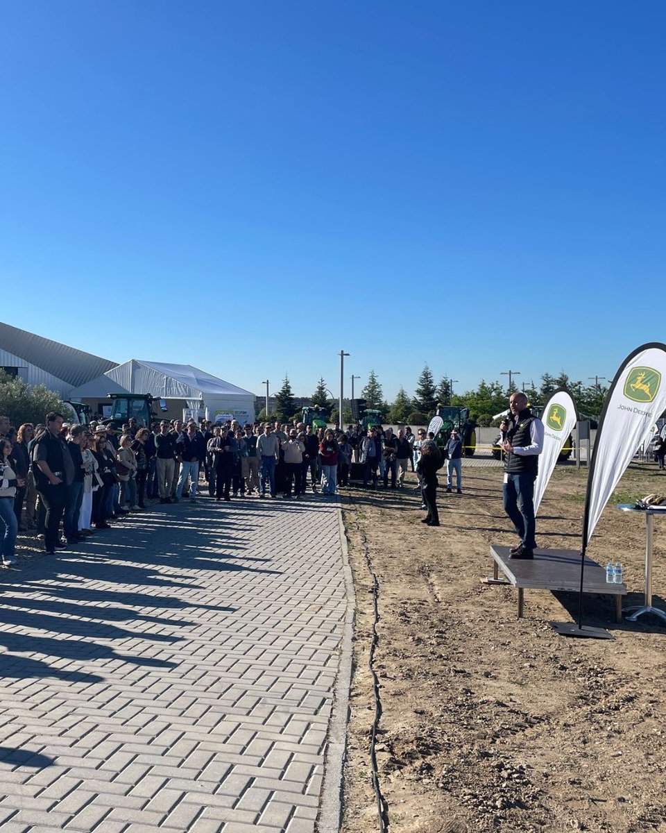 gofar_fira's tweet image. 🤖 #FieldDaySpain 🇪🇸

Ya está en marcha.

Robots en acción, primeras demos en condiciones reales y +35 partners en el terreno.

La robótica agrícola se prueba hoy, en vivo.

🤝 con John Deere + DATAGRI

📍 Madrid

🎟️ gofar-tour.com/es/dia-de-camp…

#GOFARtour26 #AgTech