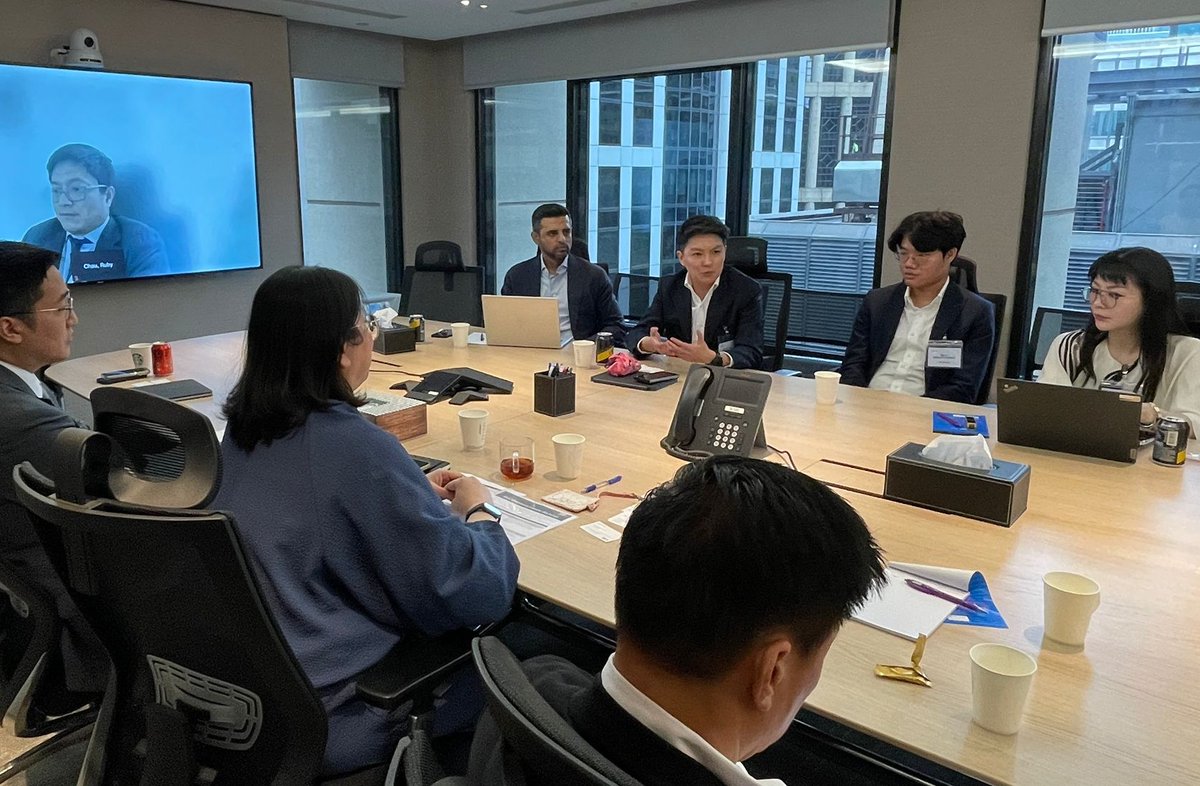 hfstandards's tweet photo. Our Institutional Investor Workshop continued in Hong Kong, with peer discussions on portfolios, private markets, governance, liquidity, and the growing impact of AI. 

Thanks to our hosts, Morgan Lewis and participants. https://t.co/Noh7b5nGNq