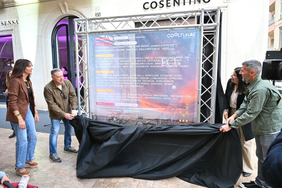 Culturalmeria's tweet photo. @coolturalfest desvela su reparto por días y será el más almeriense de su historia 🔥

Flashmob con ‘Ave María’ de David Bisbal y showcase de Nixon para anunciarlo.

🗓️ Del 20 al 23 de agosto (+ clausura el 29) con 82 artistas harán vibrar la ciudad 

@WindCruz @aytoalm https://t.co/yn8oH3vKjF