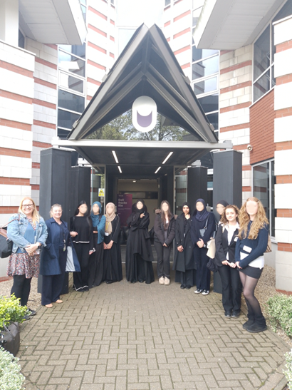 HighcrestAc's tweet photo. A group of Sixth Form students had a fantastic time at Softcat’s head office in Marlow during an insightful industry visit with Ali Wills and Emma Maskell last Tuesday. #careerseducation #StudentExperience #inspiration #FutureCareers
#Softcat #highcrestacademy https://t.co/3mrlL9fAxQ