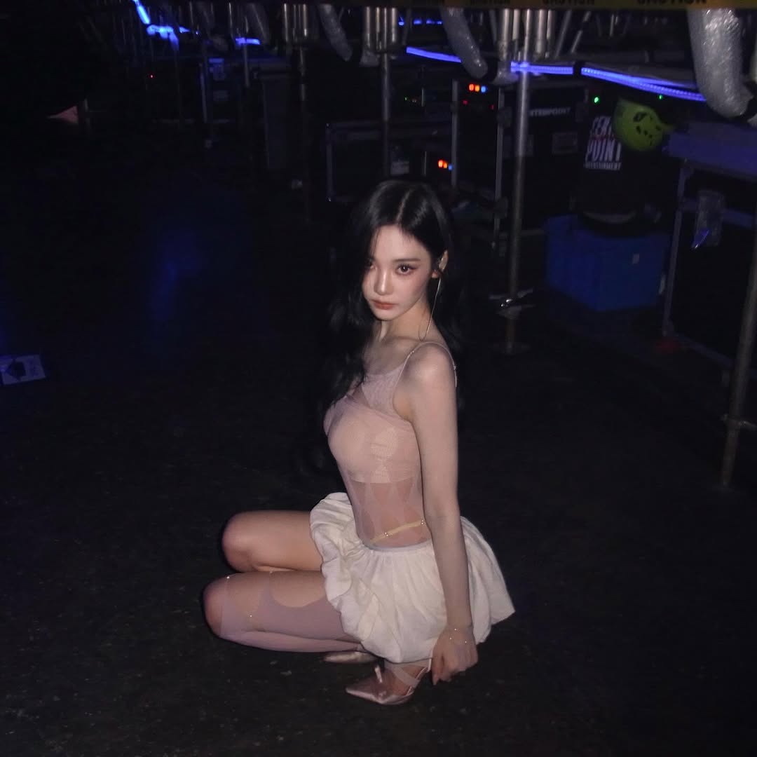 𝘯𝘪𝘯𝘨. tweet media