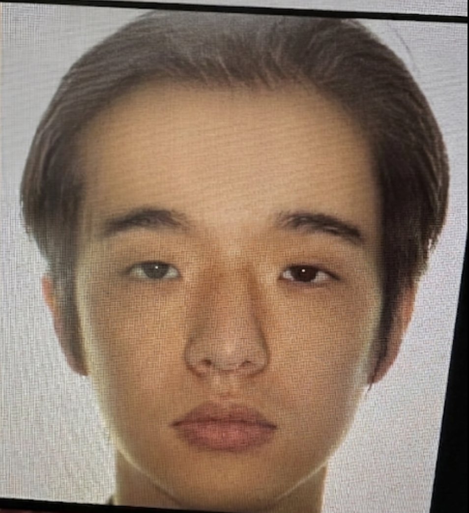 gmltnr8104's tweet photo. 잘생겨서 뜯어보다보면... 또 이렇게 호작질을 하게되고야마는ㅋㅋㅋ🤣😅🥲
헤어스타일의 중요성 👍 
👇24년 내한 스타일       👇신분증명용?스타일 https://t.co/pX3qwSlBgN
