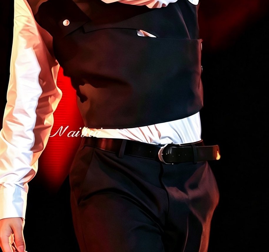 m ✷ re7 tweet media