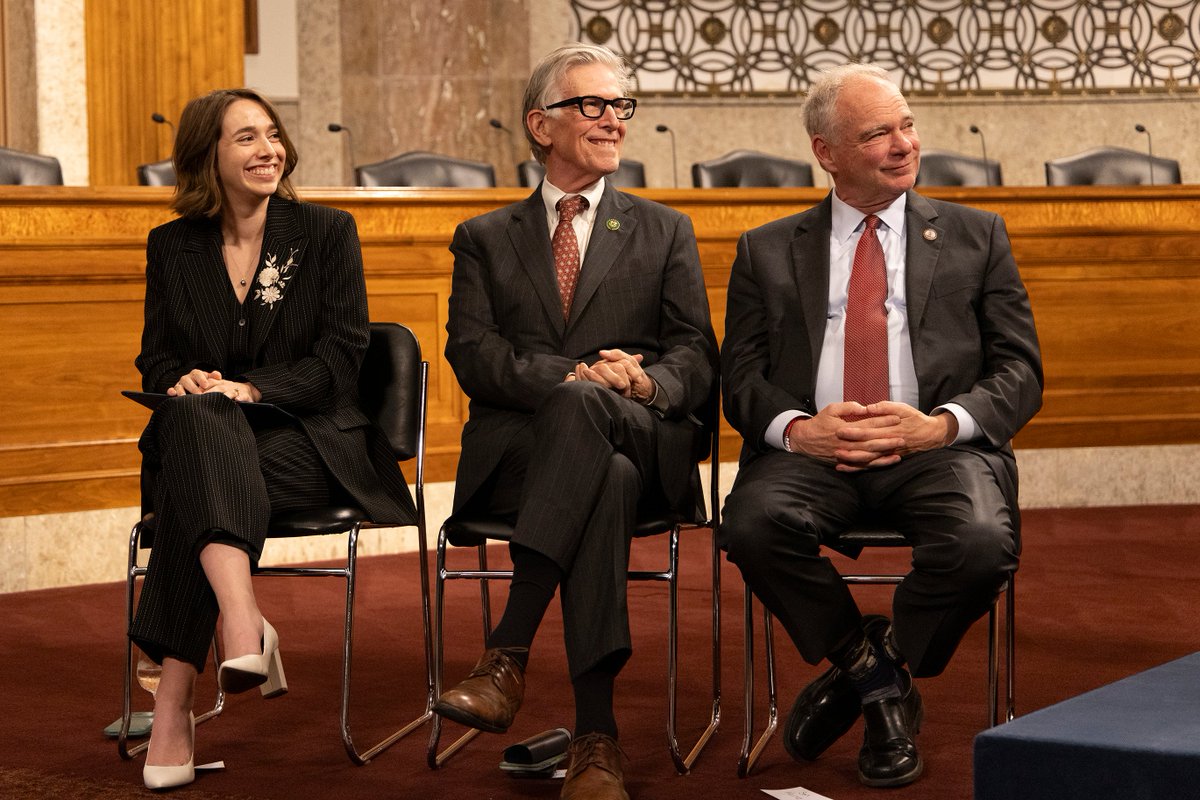 MilitaryOfficer's tweet image. Honoring those who show up for the military community, on the Hill and beyond.

We’re proud to recognize Sen. Tim Kaine (@timkaine), Sen. John Boozman (@JohnBoozman), Rep. Don Beyer (@RepDonBeyer), and Rep. Mike Kelly (@MikeKellyPA)- along with Patrick Flood, Jordan Nasif, and