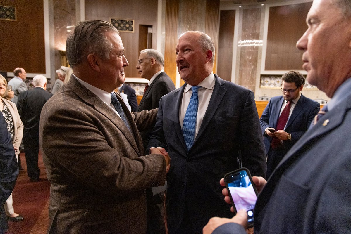 MilitaryOfficer's tweet image. Honoring those who show up for the military community, on the Hill and beyond.

We’re proud to recognize Sen. Tim Kaine (@timkaine), Sen. John Boozman (@JohnBoozman), Rep. Don Beyer (@RepDonBeyer), and Rep. Mike Kelly (@MikeKellyPA)- along with Patrick Flood, Jordan Nasif, and