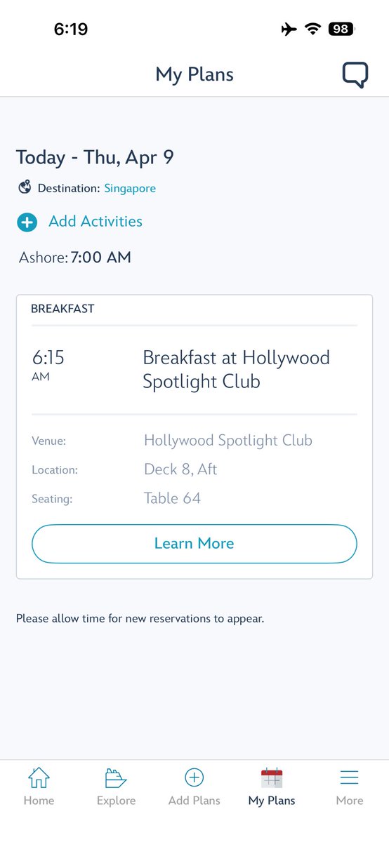 chisako_CnD's tweet image. 下船日の朝食がアプリでは「Hollywood Spotlight Club」に指定されていたから行ってみたけど開いてない…クルーさんに聞くと「ああ、朝食会場ならNavigator’s Clubだよ？」ってさも当然のように。前日のディナーで担当サーバーさんからも↓
#DCL
#DisneyAdventure