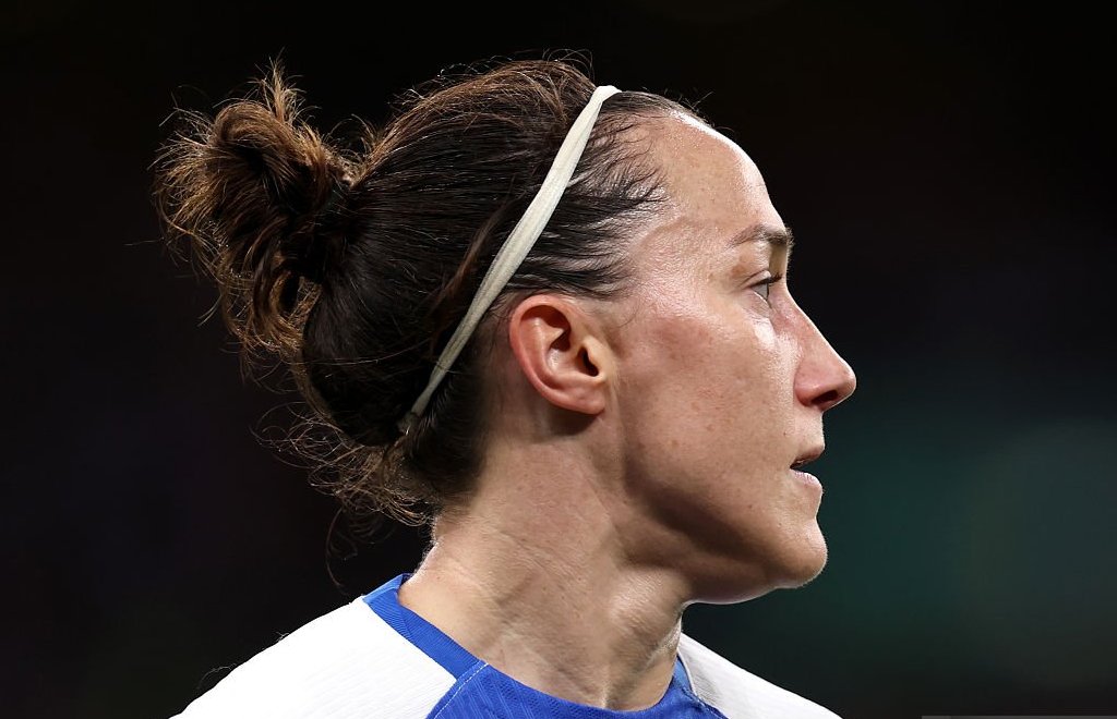 _iia7ix's tweet photo. Lucy Bronze #ENGESP https://t.co/B4Gj8a6ipX