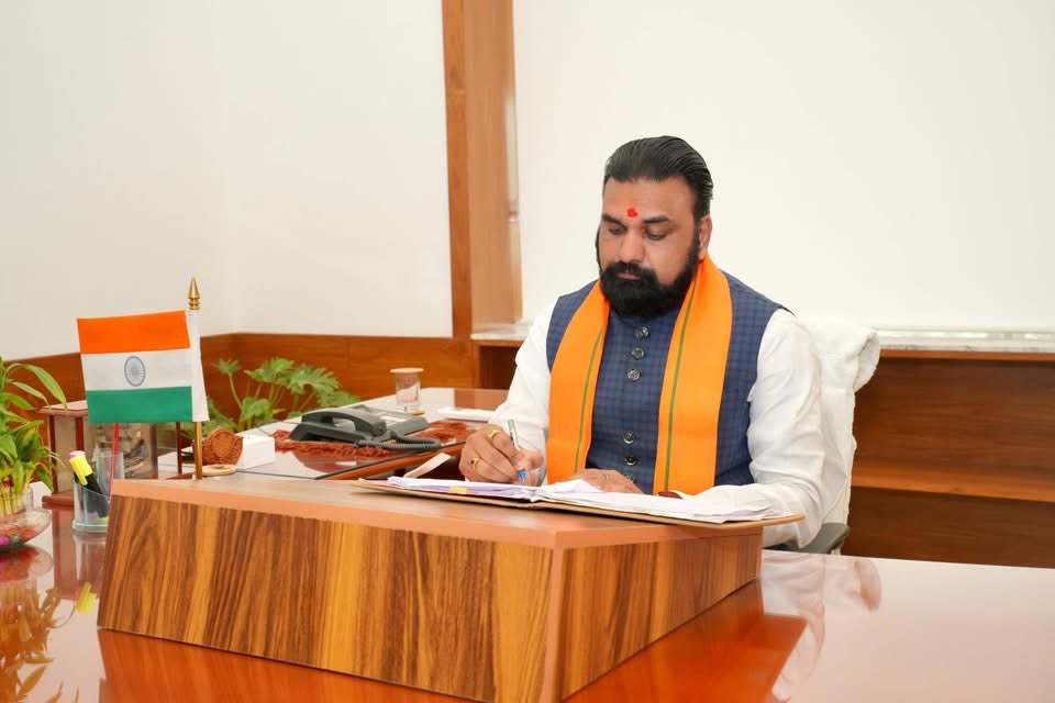 RaviTripati_BJP's tweet image. माननीय श्री @samrat4bjp जी को बिहार के मुख्यमंत्री का पदभार ग्रहण करने के लिए बहुत-बहुत बधाई और शुभकामनाएँ। आप बिहार को समृद्धि के रास्ते पर ले जायें, यही कामना है।

#NDA4Bihar