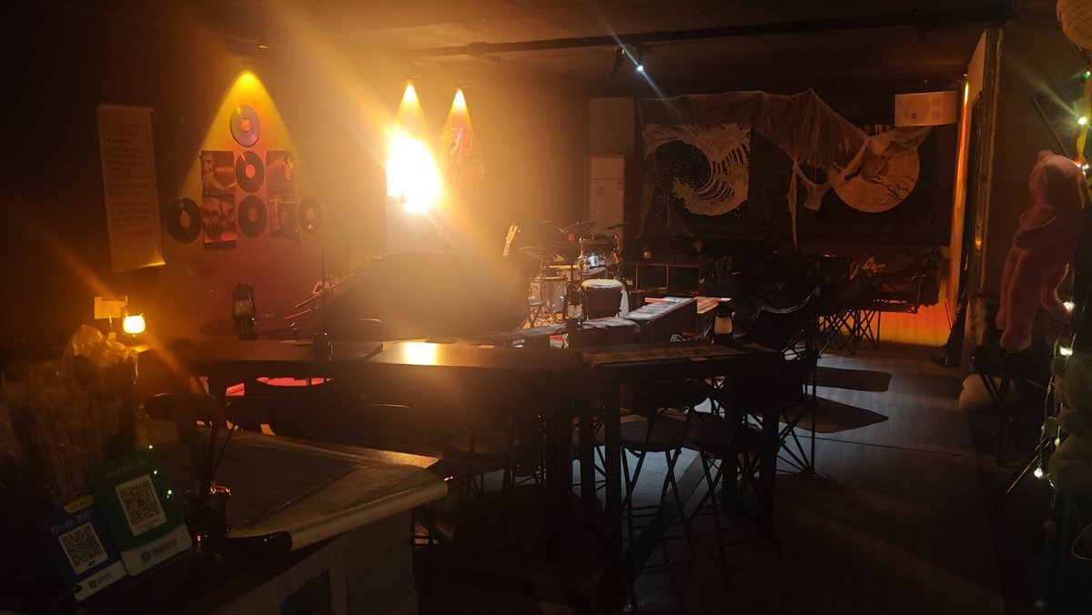 郑州学生情侣 tweet media