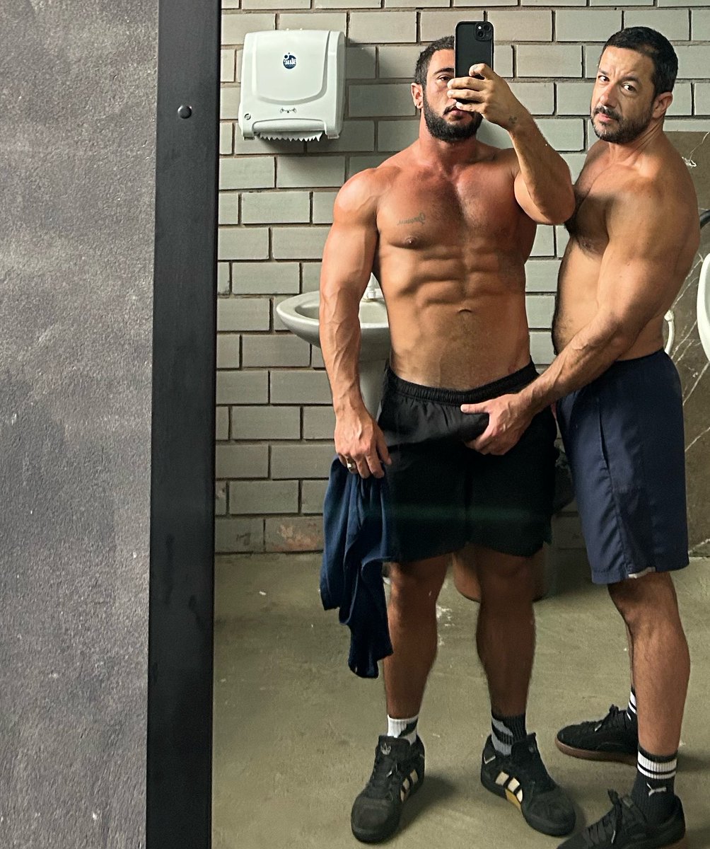 rippedcouple's tweet photo. https://t.co/leozGZ16vG